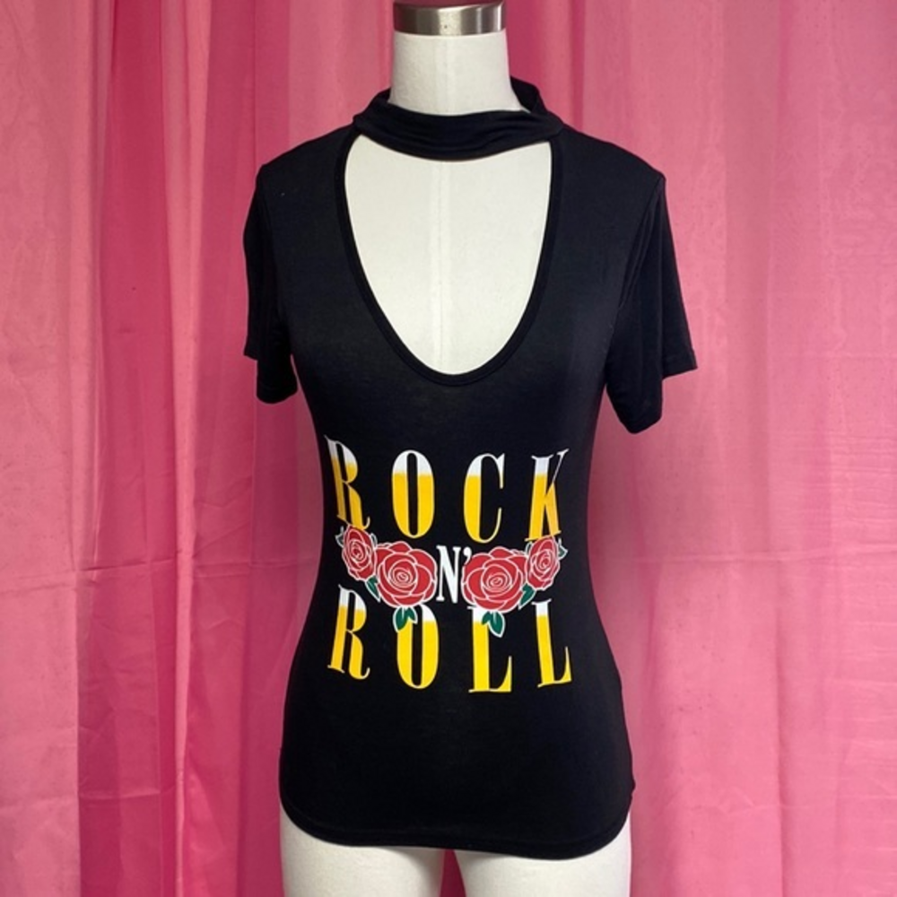 Woman’s‎ tops
